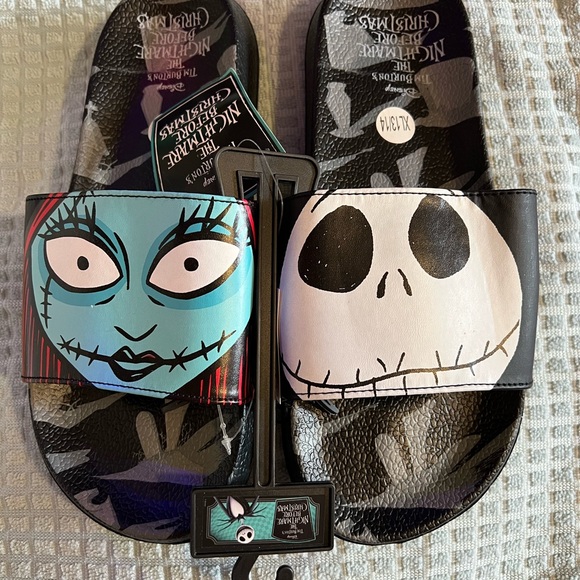 Men’s Disney The Nightmare Before Christmas Slides. Jack and Sally. - Picture 2 of 11